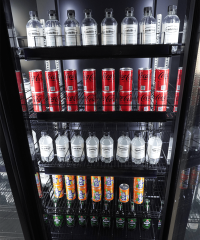 KOELKAST 3 GLASDEUREN ZWART