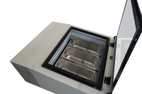 SCHEPIJSVITRINE WIT BED. ZIJDE